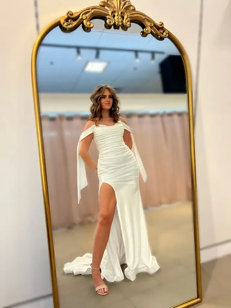 Introducing Ready to Wed by Nikki&#39;s- An Off the Rack Bridal Experience. Mobile Image